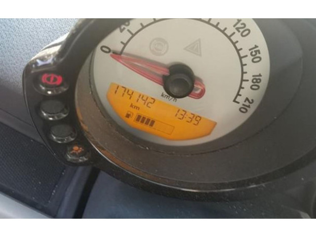 Pojistková skříňka 1351510101 Smart ForFour 2004