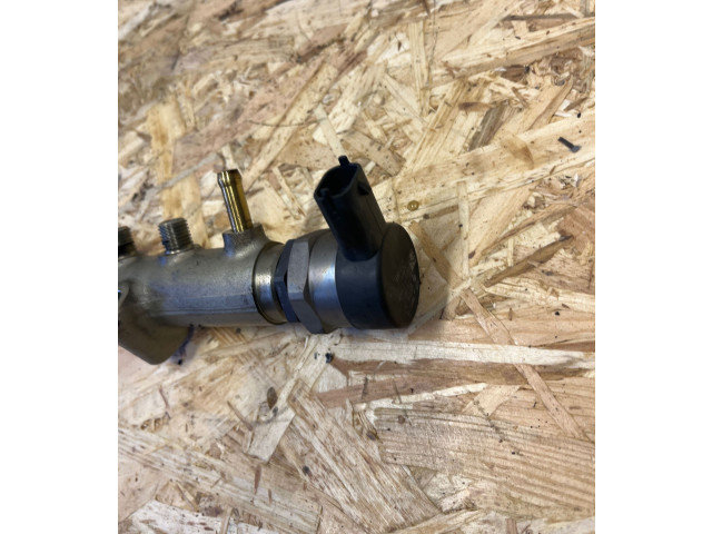 Топливная рампа 8699179 Volvo V70