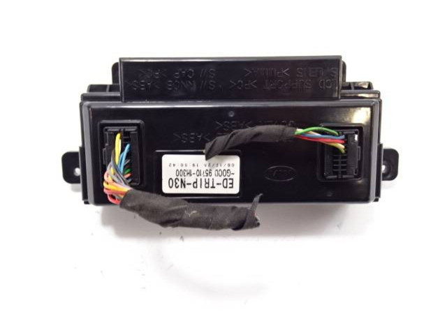 Дисплей    957101H300   KIA Ceed