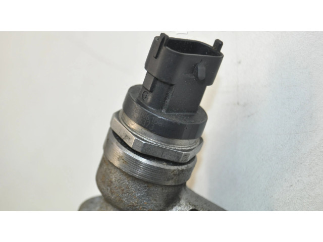 Топливная рампа 55215208, 0281006158 Alfa Romeo Giulietta 2.0