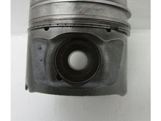 Поршень Land Rover Discovery Sport