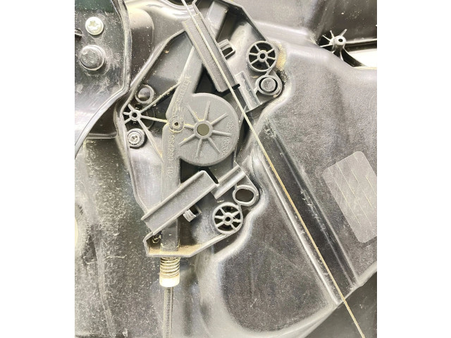 Zámek zadních dveří 30753327 Volvo XC60 2015