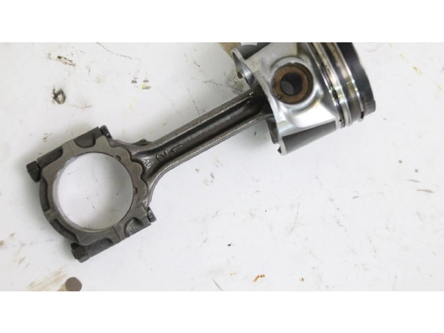 Поршень с шатуном YD22ETI A2010AW400, A2010AW400 Nissan X-Trail T30