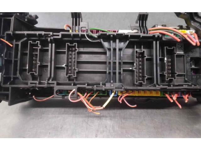 Pojistková skříňka Řídící jednotka BSM A2465402614   Mercedes-Benz GLA W156 2016