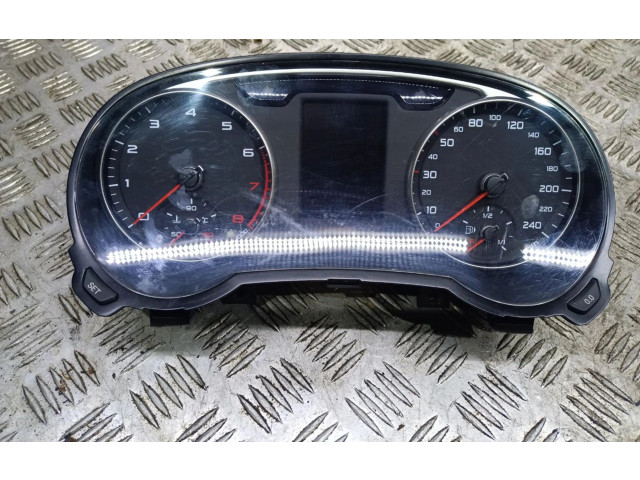 Панель приборов    Audi A1       