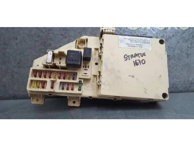 Блок предохранителей 4606292 Chrysler Stratus