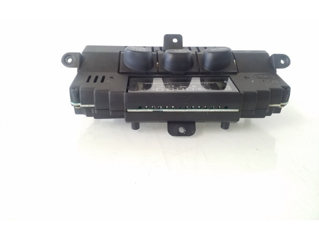 Дисплей    957103E710   KIA Sorento