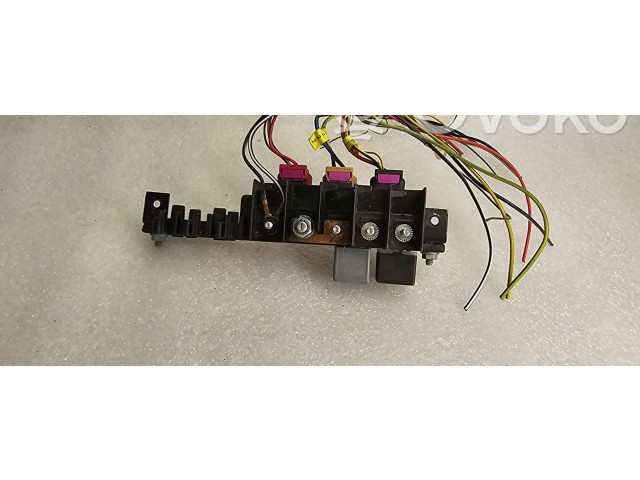 Блок предохранителей 8L0941822A, 696083000 Audi A3 S3 8L