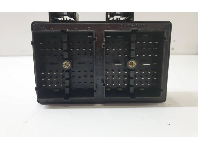 Блок предохранителей 96821082   Chevrolet Captiva    