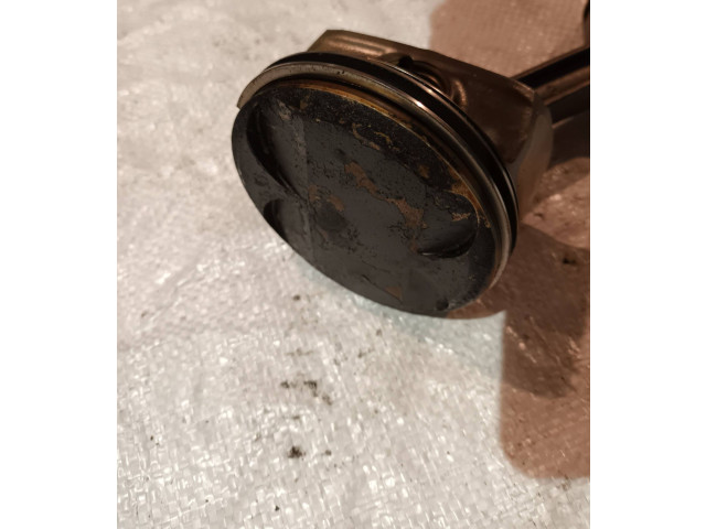 Шатун      BMW 3 E90 E91  