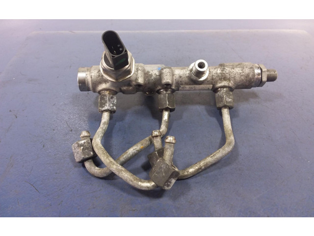 Топливная рампа    Audi A7 S7 4G   для двигателя CGQB