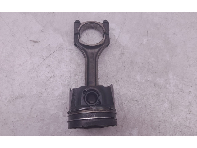 Píst 0687776302 Opel Astra K D 16 DTH