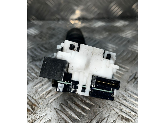 Ручка стеклоочистителей 6z04sn Nissan Navara D40