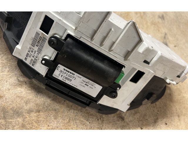 Панель приборов 8602879, 30786344 Volvo C30