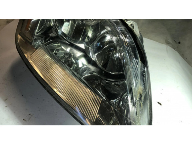 Передняя фара