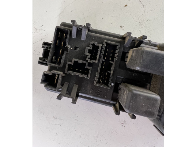   Pojistková skříňka MR142343   Mitsubishi Pajero 1997