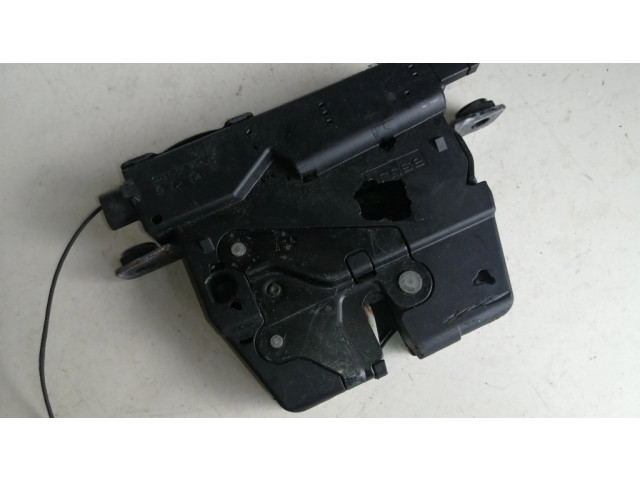 Замок задней крышки