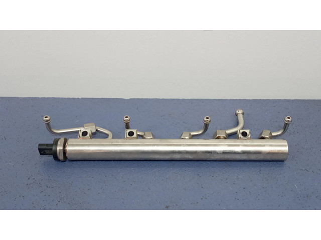 Vstřikovací lišta 8601017 BMW 7 G11 G12 pro benzínový motor 4.4 N63B44C