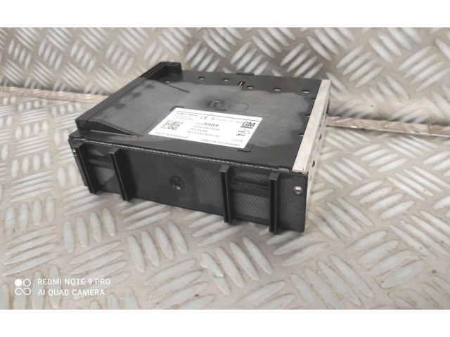 Блок предохранителей 15513163 Opel Astra K