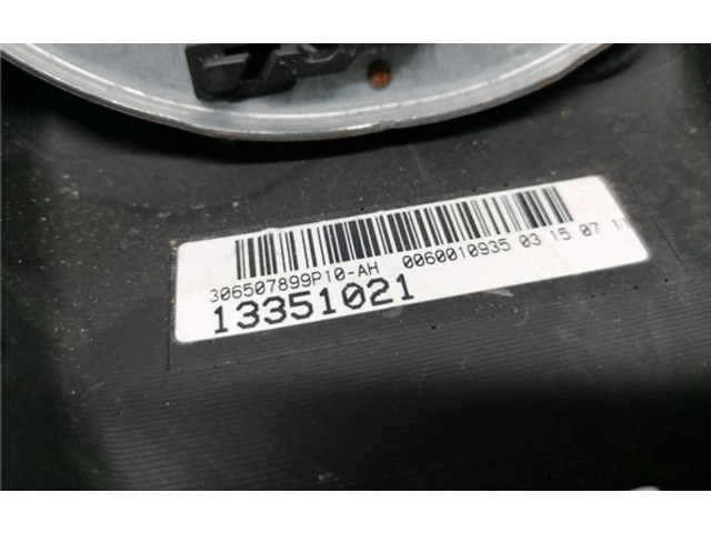 Руль Opel Meriva B  2010 - 2016 года 13351021, 13351021      