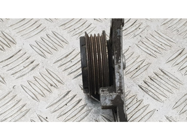 Устройство натяжки ремня