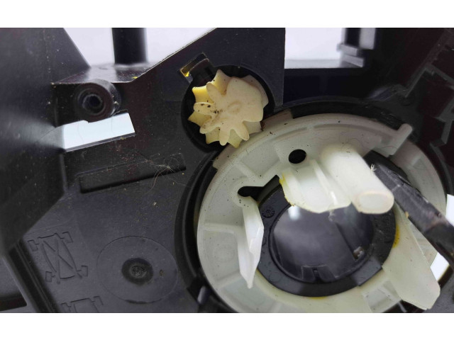 Руль Dacia Sandero - года 681722712R