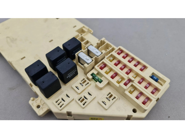 Pojistková skříňka 16238AC Chrysler 300M 1999