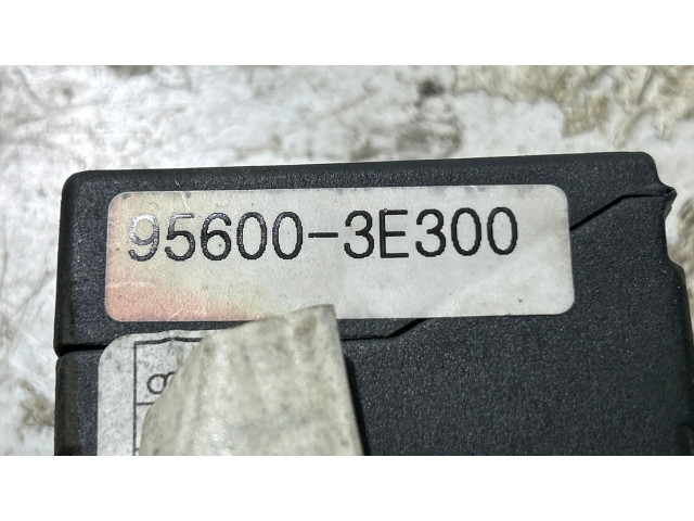 Блок управления 956003E300 KIA Sorento