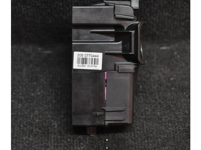 Блок предохранителей 3C2941824 Volkswagen PASSAT B6