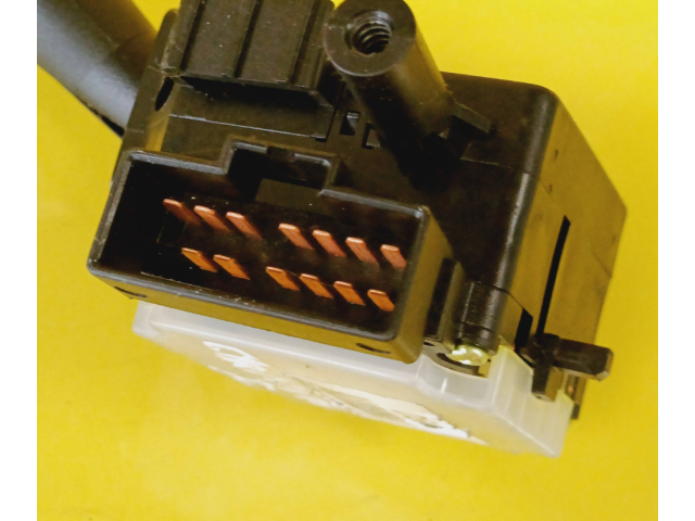 Vstřikovač 934204D500 KIA Carnival