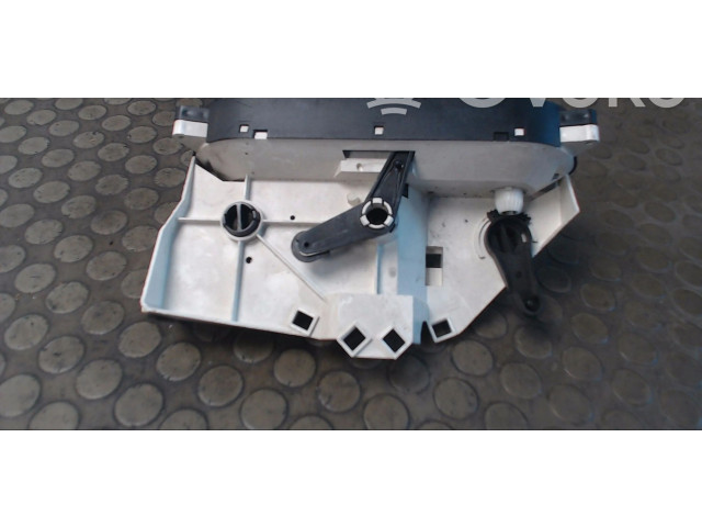 Блок управления климат-контролем Mitsubishi Carisma