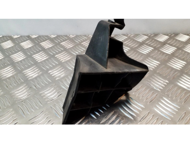 Задний держатель бампера