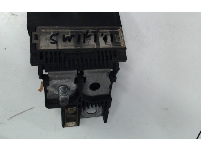 Pojistková skříňka Suzuki Swift II 2012