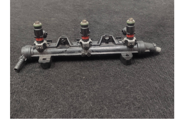 Топливная рампа 03E133320A, 03E139319E   Skoda Fabia Mk2 (5J)  