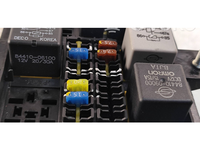 Блок предохранителей 8216009660, 8441006100 SsangYong Actyon