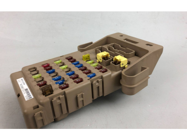 Блок предохранителей 82201AJ00A Subaru Outback