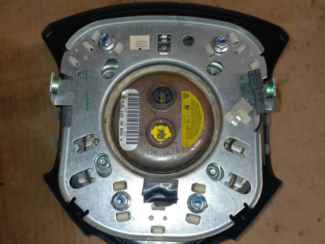 Подушка безопасности водителя K1TP76DX9AG, 4JE1983HBHG Fiat Freemont