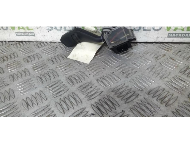 Ручка стеклоочистителей 1350067   Ford C-MAX I