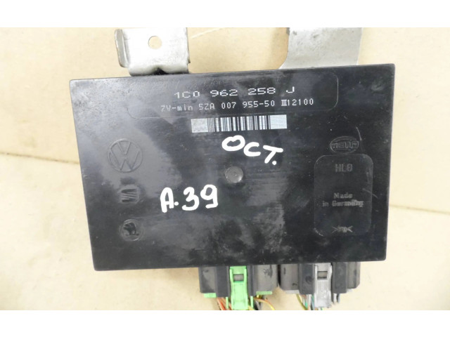 Блок управления двигателя 1C0962258J, 5ZA00795550 Skoda Octavia Mk1 (1U)