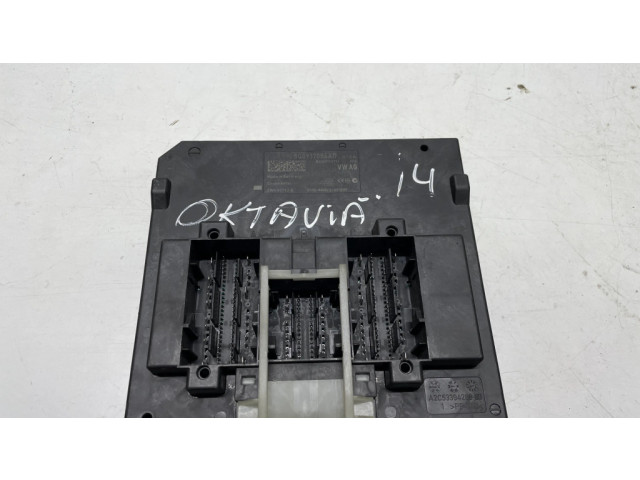Блок управления 5Q0937084AD   Skoda Octavia Mk3 (5E)
