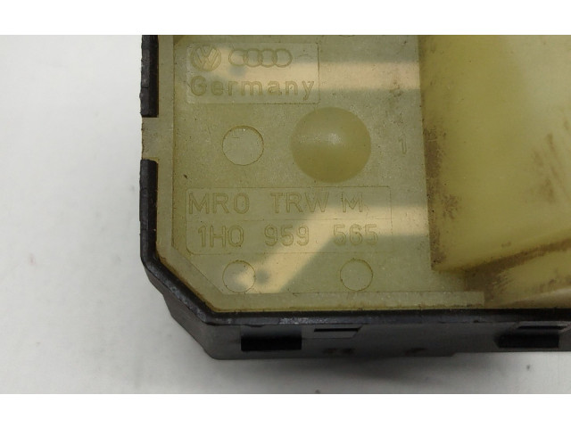 Přístrojová deska Volkswagen Vento 1993 1H0959565