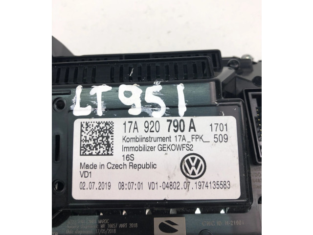 Přístrojová deska  Volkswagen T-Roc 2019 17A920790A  