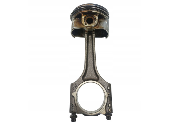  Поршень с шатуном  82LJ99X, TFSI  Audi A3 S3 8V  