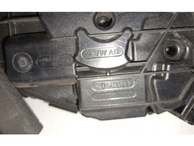 Замок багажника     Volkswagen Golf VII 2013 - 2019 года