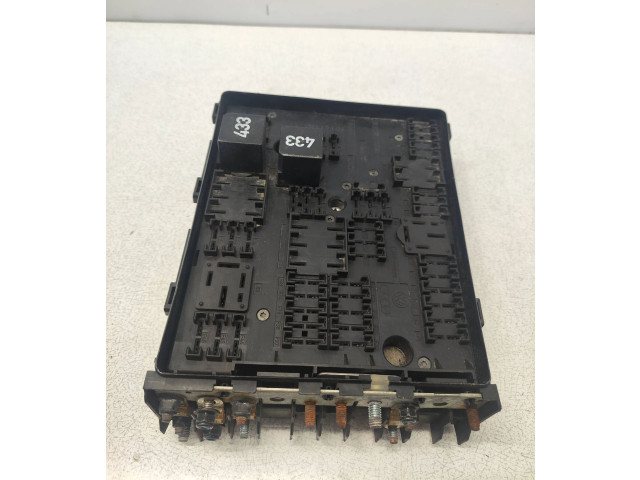 Pojistková skříňka 1K0937124K Volkswagen Caddy 2009