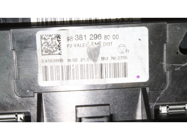 Дисплей 9838129680, 983812968000 Peugeot 2008 II