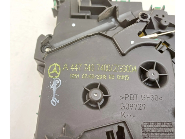Zámek zadních dveří A4477407400 Mercedes-Benz Vito Viano W447 2018