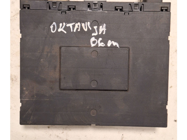 Блок комфорта 28022870, 3C0937049E Skoda Octavia Mk2 (1Z)