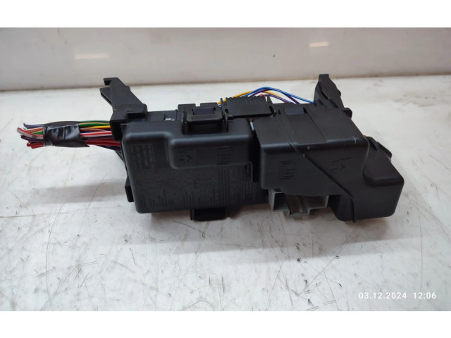 Блок предохранителей 13800159   Volvo V70    