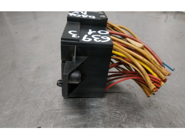 Блок предохранителей 7703297597 Dacia Sandero